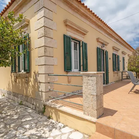 بيت للعطل Traditional House