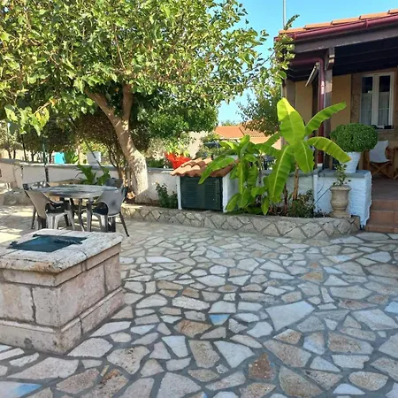 Traditional House Сasa de vacaciones Dhematora